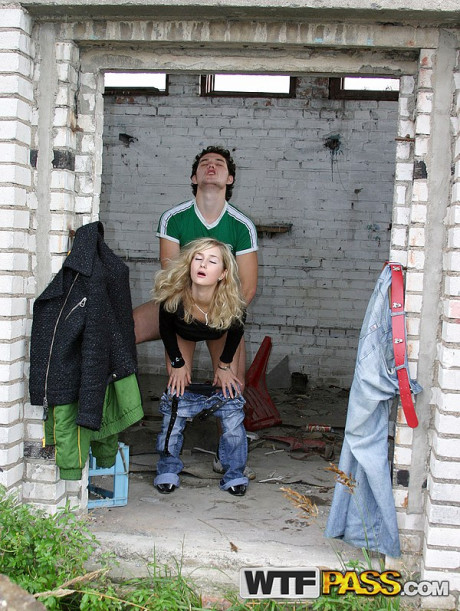 Blondie skank girl woman does hardcore anal in an abandoned building with strangers - #211037