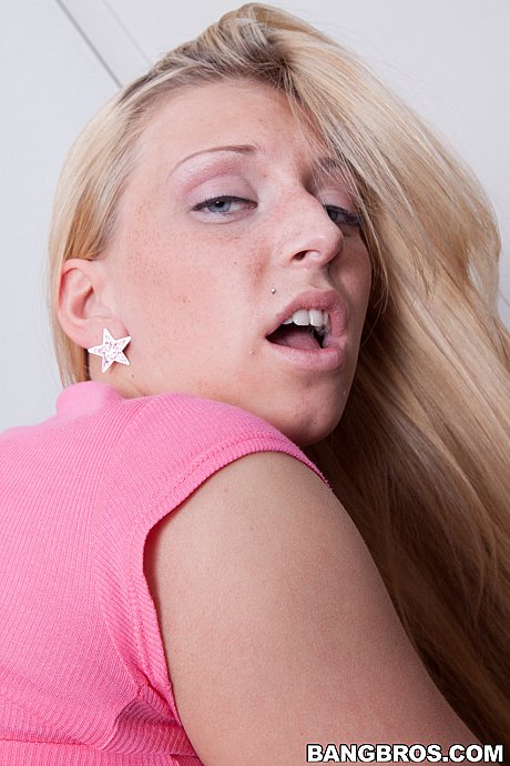 Blondy honey with nice tits Jordan stretches her twat for a stiff dick - Image 17 of 21  in Outdoor category   featuring Jordan 