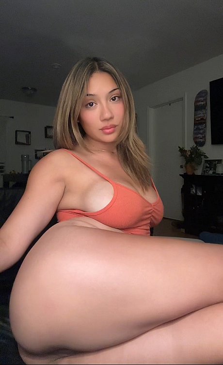 OnlyFans cutie Ali Cruz VIP exposing her humongous behind & boobies in her undies - Image 4 of 13  in Model category   featuring Ali Cruz VIP 