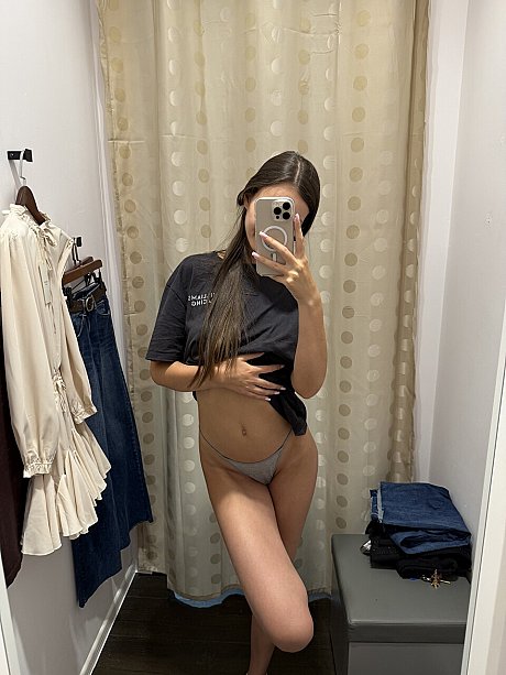 OnlyFans Koketo4ka Sex Pictures - Image 3 of 14  in Skirt category  