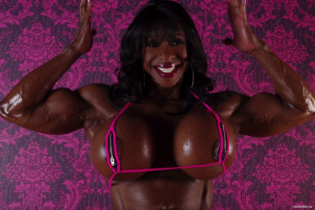 Black bodybuilder Yvette Bova unveils her big melons & shows her muscles - #567708