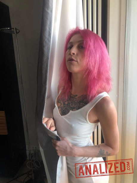 Pink-haired teenie Yara Phoenix takes selfies of her hot undressed tattooed body - #483989