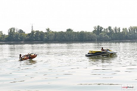 Skinny Russian Lilu Moon getting fucked by her boyfriend on a boat - Gallery #35722