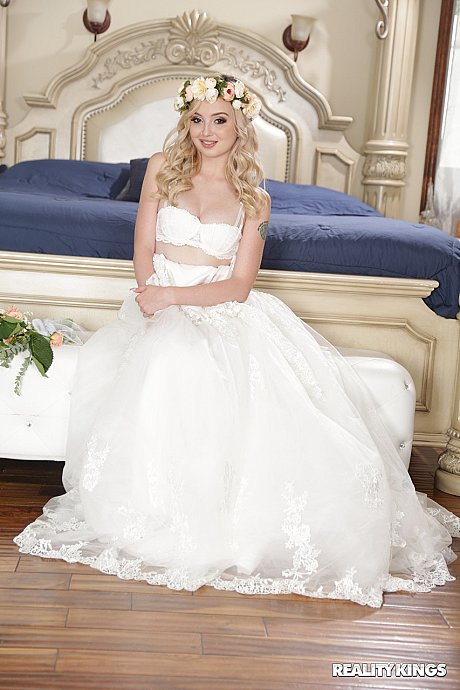 Hot lesbian brides Lexi & Kit snatch suck & scissor before sharing a massive schlong - Image 6 of 20  in Teen category   featuring Kit Mercer, Lexi Lore 