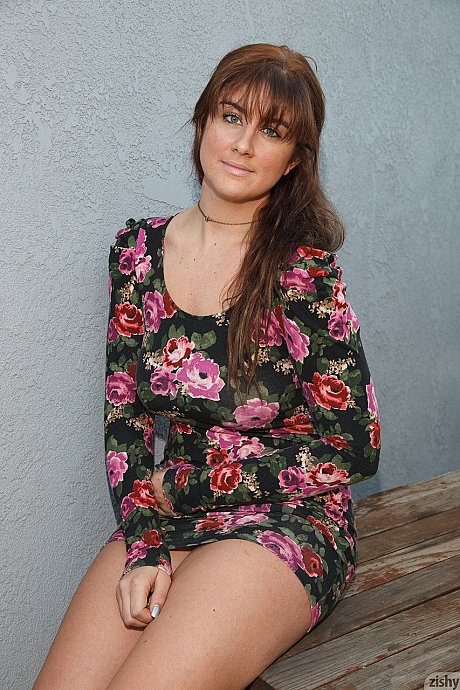 Zishy Maggie Green - Image 10 of 12  in Outdoor category   featuring Maggie Green 