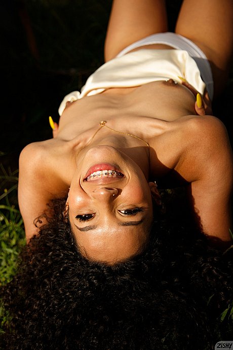 Curly haired beauty Valery Ponce shows her lovely butt and pretty tits - Image 9 of 13  in Outdoor category   featuring Valery Ponce 