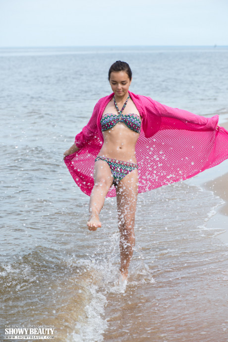 Young teenie Mary pulls aside her bikini bottom to flash bald beaver at the beach - #1183620