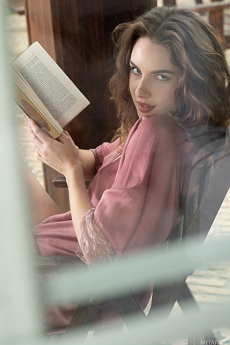 Met Art performed by Guinevere Huney Hot Images - Image 2 of 21  in Model category   featuring Guinevere Huney 