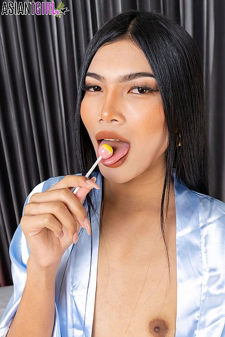 Oriental ts featuring Xavier Sex Gallery - Image 6 of 16  in Ladyboy category   featuring Xavier