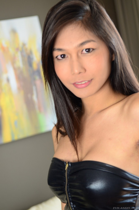 Gorgeous t-girl Isabella G gets rid of her tight dress and shows assets #83602