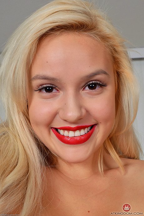 ATK Premium starring Bonnie Kinz Porn XXX - Image 13 of 21  in Legs category   featuring Bonnie Kinz 