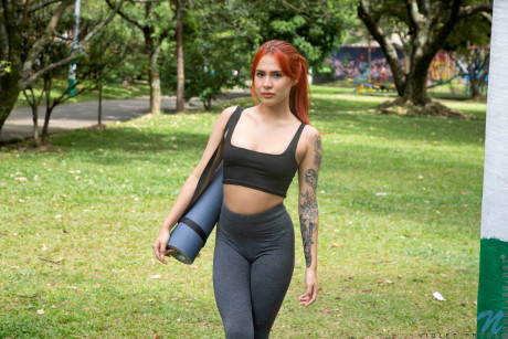 Doing yoga outside is a guilty pleasure for horny babe Violet Prydz since her - #811175