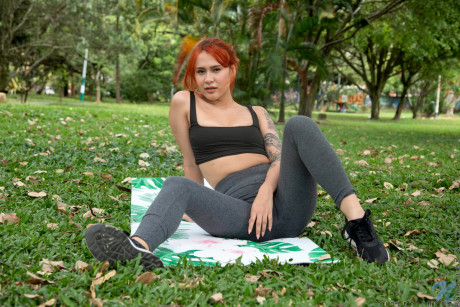 Doing yoga outside is a guilty pleasure for horny babe Violet Prydz since her - #811177