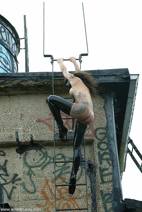 Wired cunt starring Mistress Hidest, Nadia Styles, Princess Donna Dolore Hot Im - Image 6 of 20  in Lesbian category   featuring Princess Donna Dolore, Nadia Styles, Mistress Hidest 