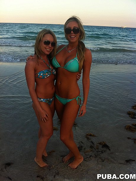 Attractive MILF Samantha Saint takes solo selfies while clothed and totally naked too - Image 6 of 15  in Close Up category   featuring Samantha Saint 