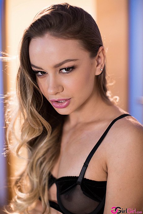 Teen pornstars Jill Kassidy & Naomi Swann get undressed for lesbian sex - Image 1 of 15  in Pussy category   featuring Naomi Swann, Jill Kassidy 