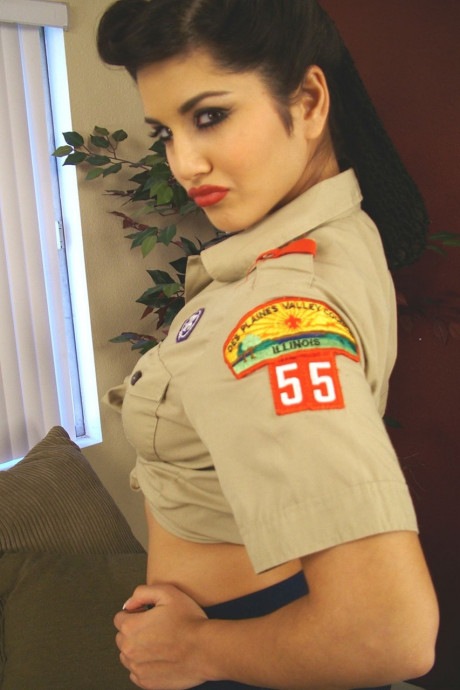 Indian MILF Sunny Leone teasing in red boots & a dirty scouting outfit - #1002348
