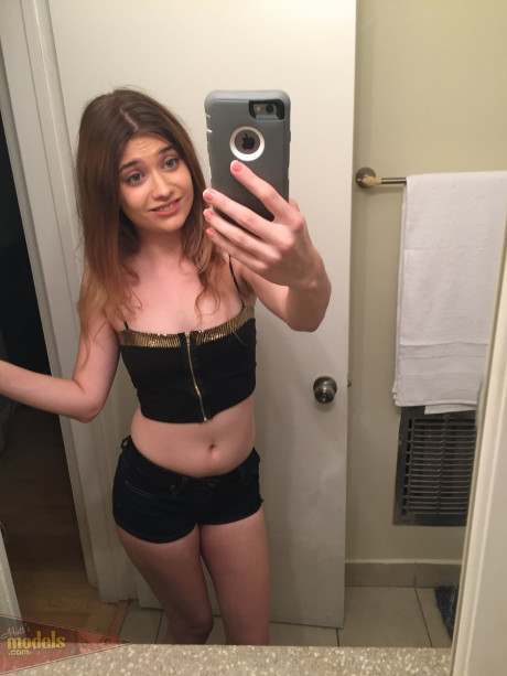 Thin young Ariel Mc Gwire makes her undressed modeling debut in bathroom selfies - #181838