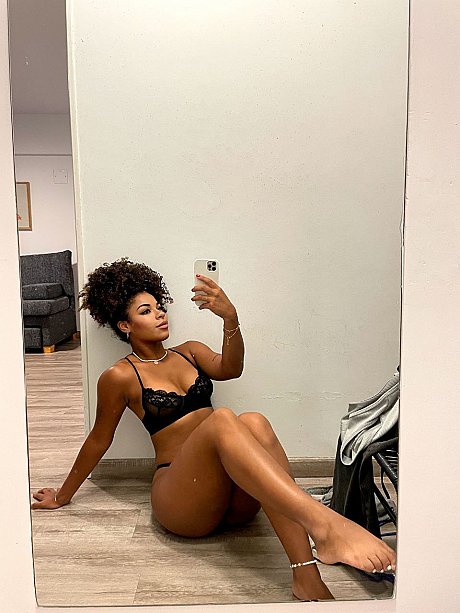 OnlyFans Paola Axo naked Porn Pics