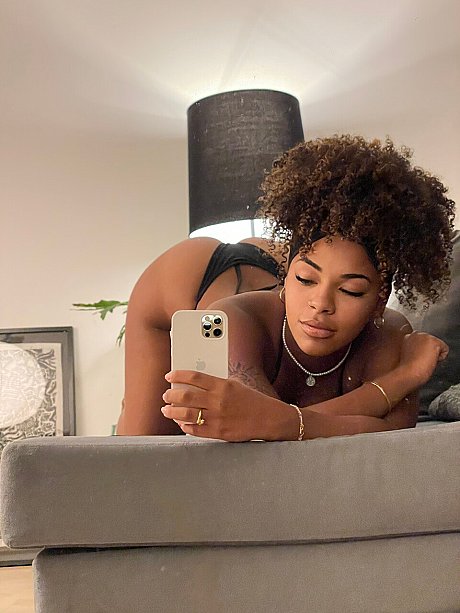 OnlyFans Paola Axo naked Porn Pics - Image 8 of 20  in Babe category  