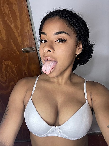 OnlyFans Paola Axo naked Porn Pics - Image 18 of 20  in Babe category  