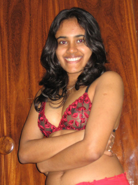 Indian lady gf broad with a nice smile shows her tits on top of a bed - #187693