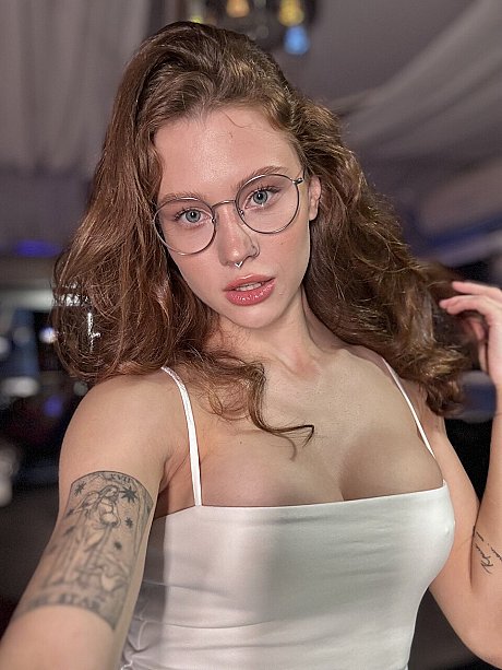 OnlyFans Sofiia Simens starring Sofiia Simens undressed Gallery - Image 18 of 20  in Model category   featuring Sofiia Simens 