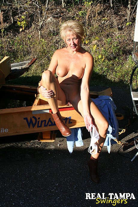 Yellow-haired old lady with gigantic titties Tracy lick spreads her legs and fingers her cunt - Image 9 of 21  in Pussy category   featuring Tracy Lick 