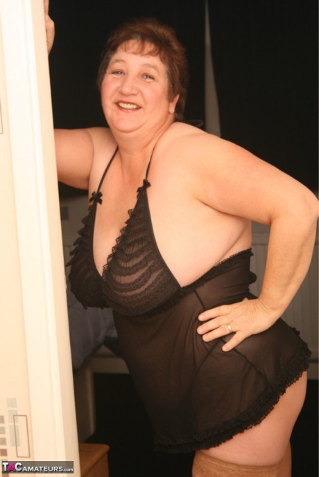 MILFBBWCurvyBig TitsVoluptuousBig - #171069