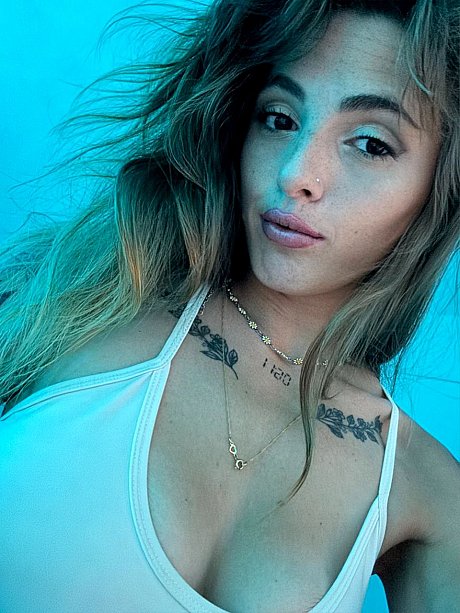 OnlyFans Angeles x0x0 performed by Angeles x0x0 naked Pics - Image 5 of 20  in Model category   featuring Angeles x0x0 