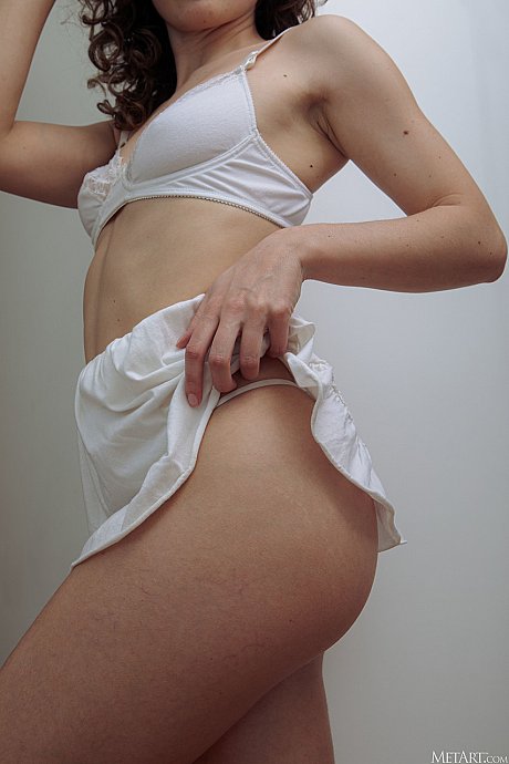 Glamorous babe Raquel Linda flaunts her big butt in a pretty striptease - Image 6 of 21  in Model category   featuring Raquel Linda 