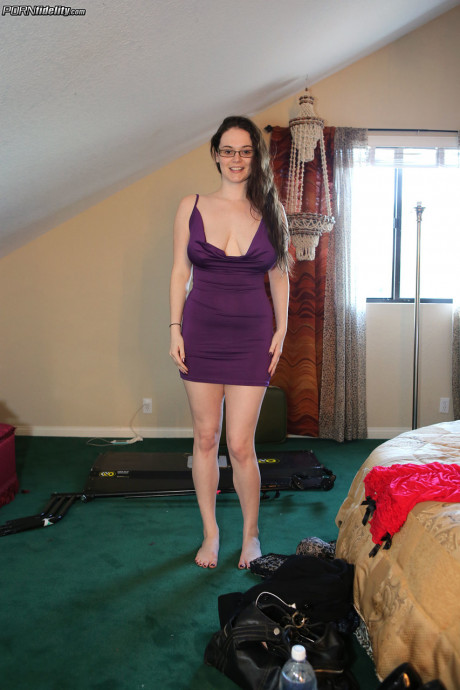 Curvy hottie Tessa Lane flaunts her hot pornstar body & giant natural tits - #438031