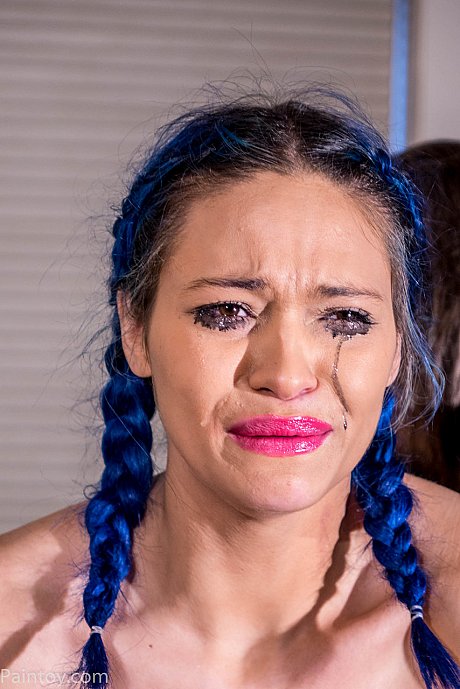 Kiki pretty has her makeup run while being worked over by a sadist