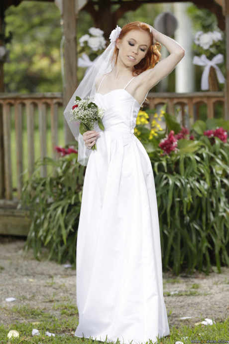 Charming bride Dolly Little strips off her hot wedding dress outdoors - #480303