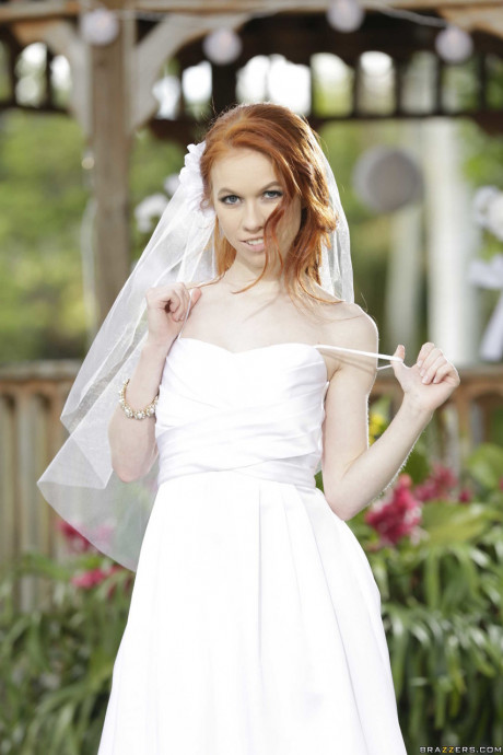 Charming bride Dolly Little strips off her hot wedding dress outdoors - #480304
