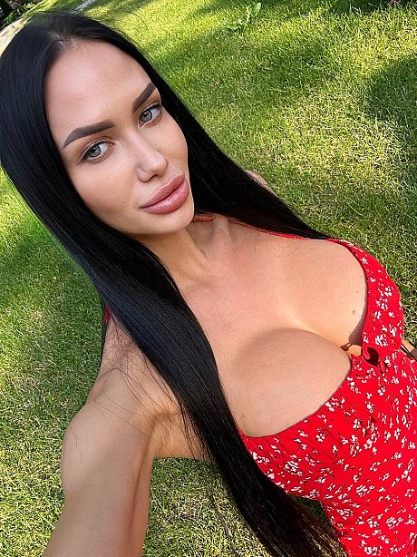 OnlyFans Lina Ford performed by Lina Ford Sex Pictures - Image 3 of 12  in Model category   featuring Lina Ford 