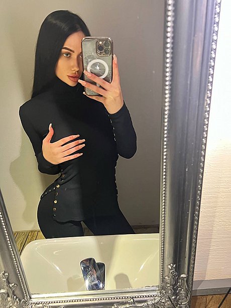 OnlyFans Lina Ford performed by Lina Ford Sex Pictures - Image 9 of 12  in Model category   featuring Lina Ford 