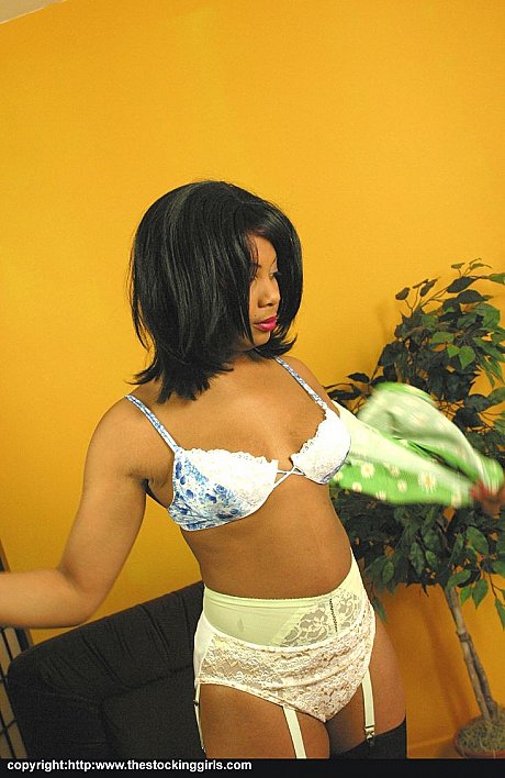 Ebony amateur Danielle uncups her perky breasts before showing her unprotected butt - Image 6 of 15  in Spreading category   featuring Danielle 