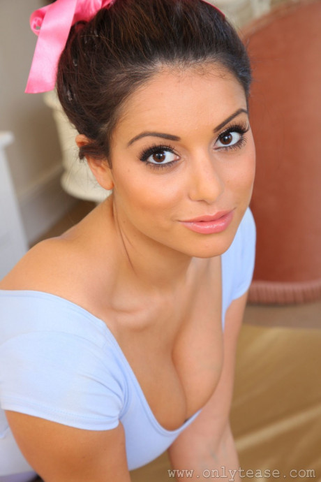 Ravishing charming GF Charley S displays her juicy large titties and lovely behind in a solo - #1539454