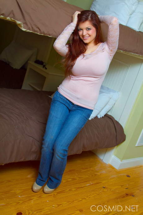 Large titted sweety strips off her jeans and sweater to pose with nice nipples - #416218