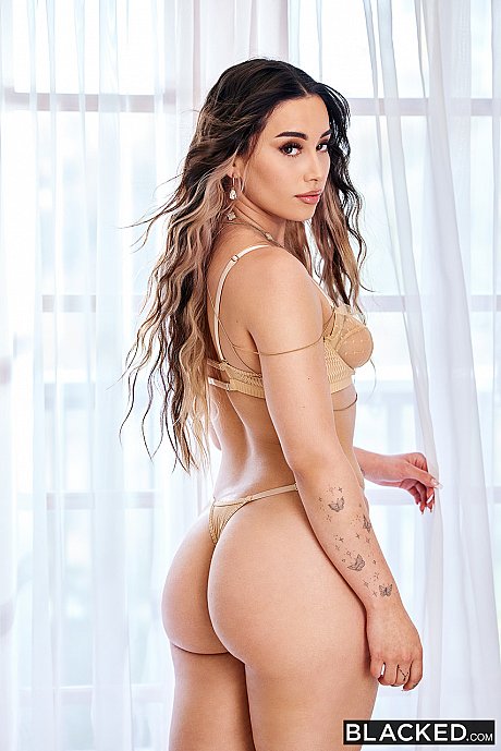 Thin cutie Aria Lee flaunts her huge butt and gets her twat blacked deeply - Image 4 of 20  in Pussy category   featuring Aria Lee, Anton Harden 