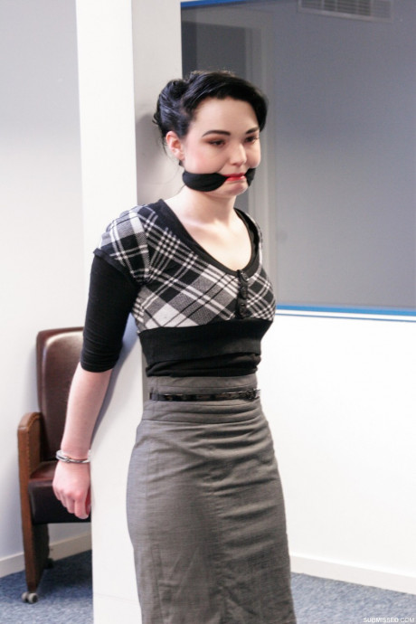 Submissive short haired sweetie Lilly being tied up at the office - #1059663