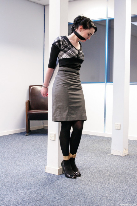Submissive short haired sweetie Lilly being tied up at the office - #1059665
