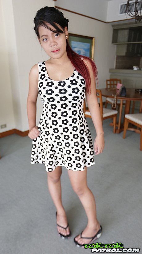 Amateur Thai skank girlfriend broad Wa exposes her mesmerizing tits and gets rammed - Image 6 of 21  in Skirt category   featuring WA 