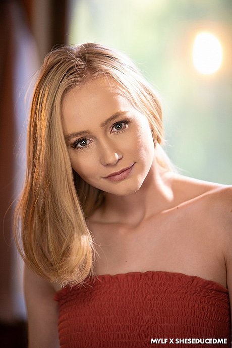 Teen Scarlett Sage gets orally pleased by Alicia Williams & Serene Siren - Gallery #2999