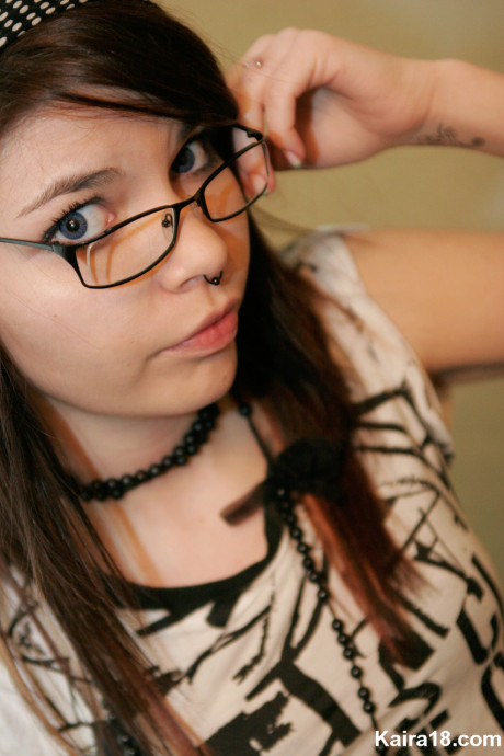 Barely legal teenie Kaira 18 takes her glasses off while modeling non undressed - #1285233
