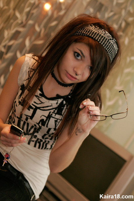 Barely legal teenie Kaira 18 takes her glasses off while modeling non undressed - #1285243
