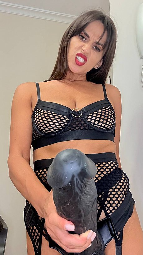 OnlyFans MiaQueen3 Porn Gallery - Image 13 of 20  in Dildo category  