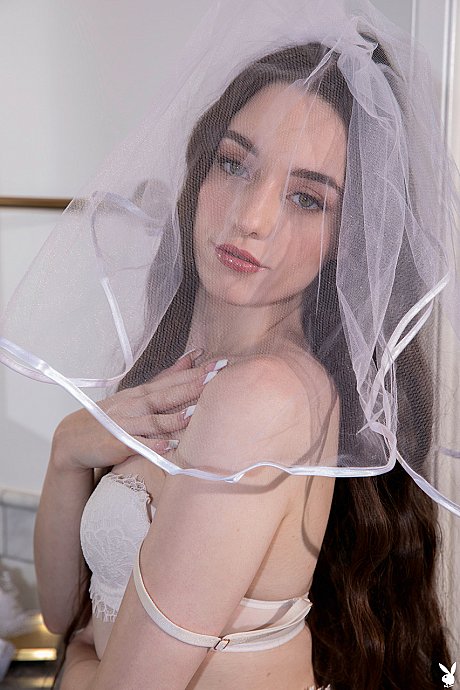 Pretty bride Gia Rae shows off her giant booty and her shaved snatch - Image 1 of 20  in Model category   featuring Gia Rae 