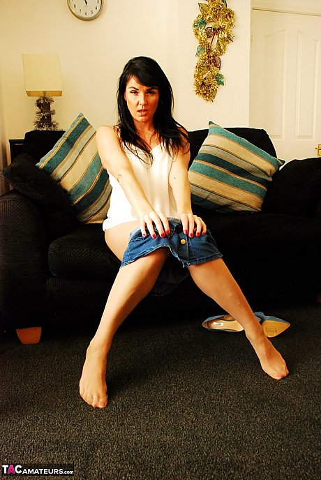 Brunette amateur Raunchy Raven displays the bottoms of her unprotected feet - Image 18 of 20  in Pantyhose category   featuring Raunchy Raven 